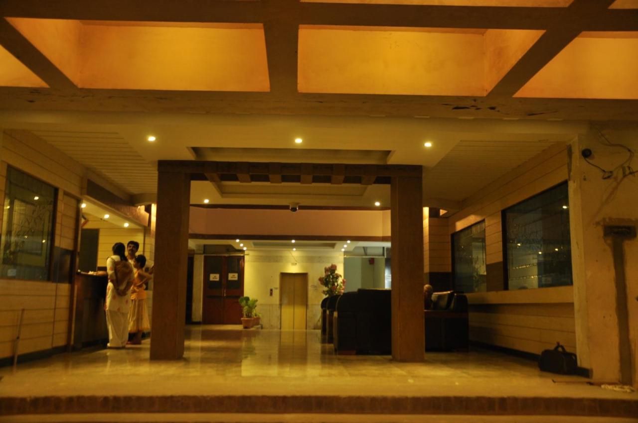 Hotel Pams Mayiladuthurai Bagian luar foto