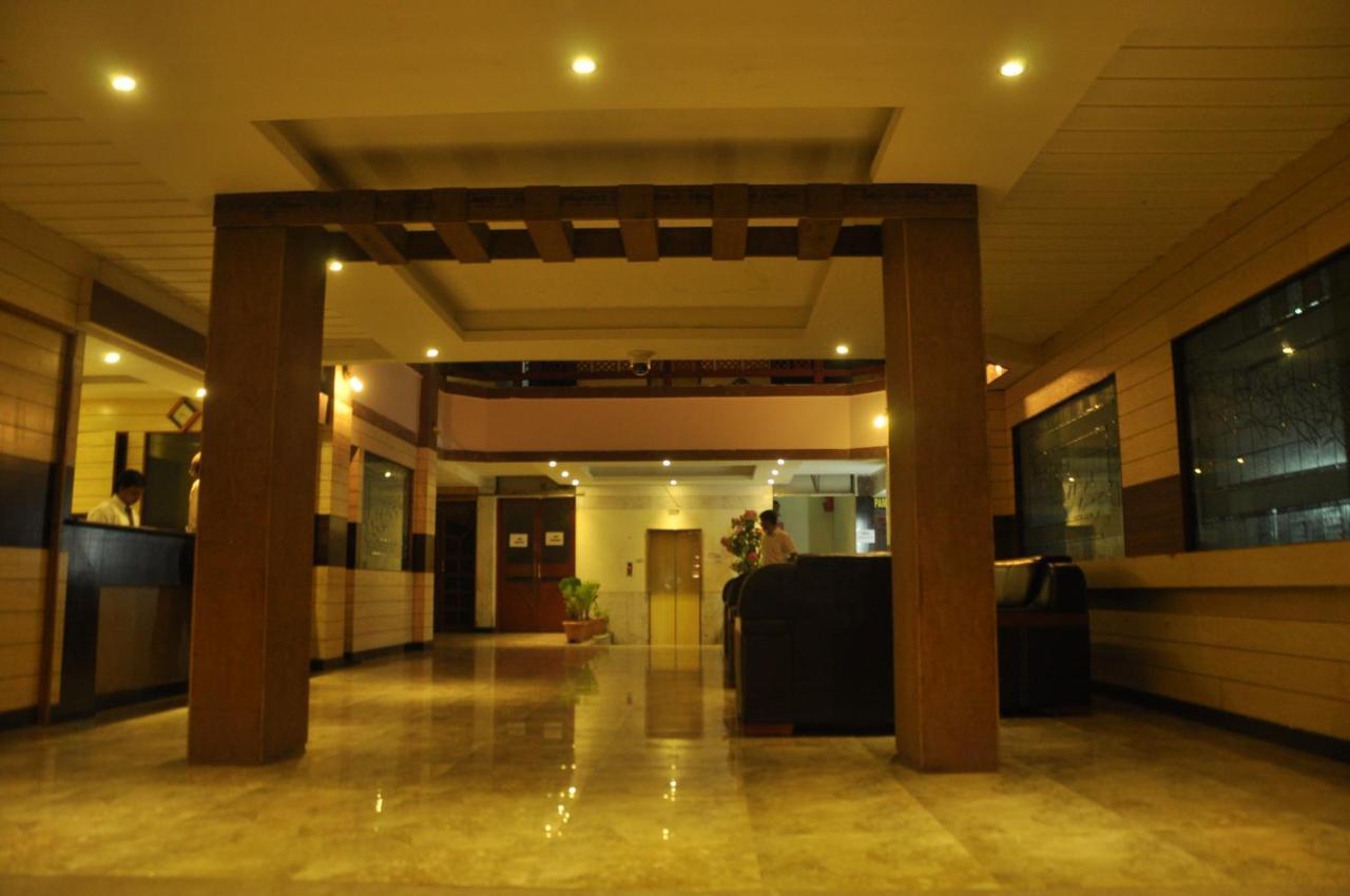 Hotel Pams Mayiladuthurai Bagian luar foto
