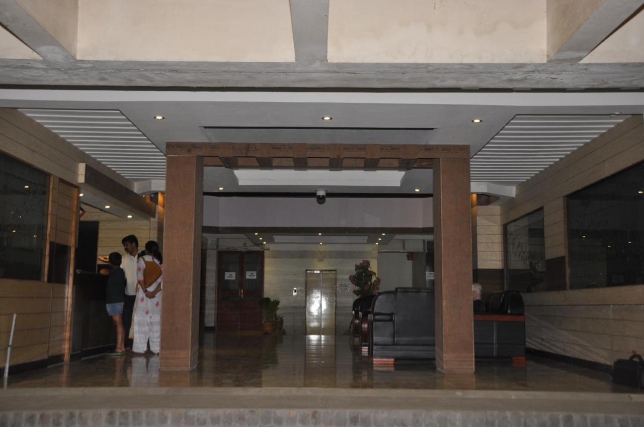 Hotel Pams Mayiladuthurai Bagian luar foto