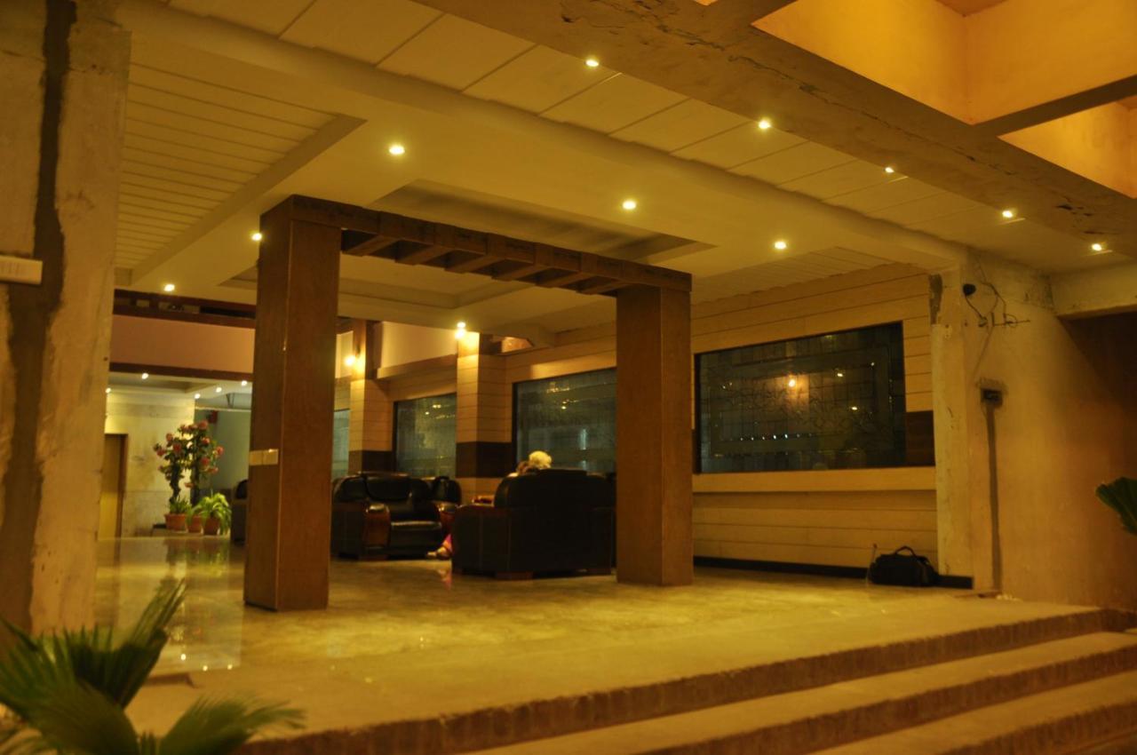 Hotel Pams Mayiladuthurai Bagian luar foto