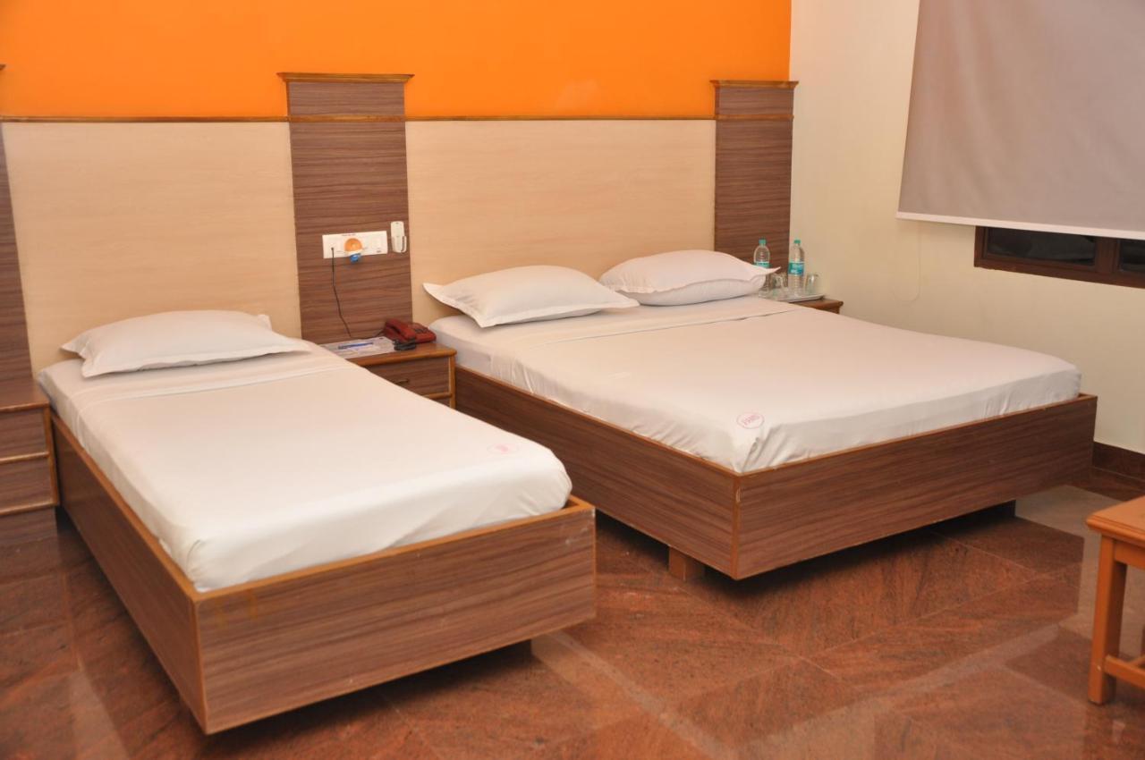 Hotel Pams Mayiladuthurai Bagian luar foto