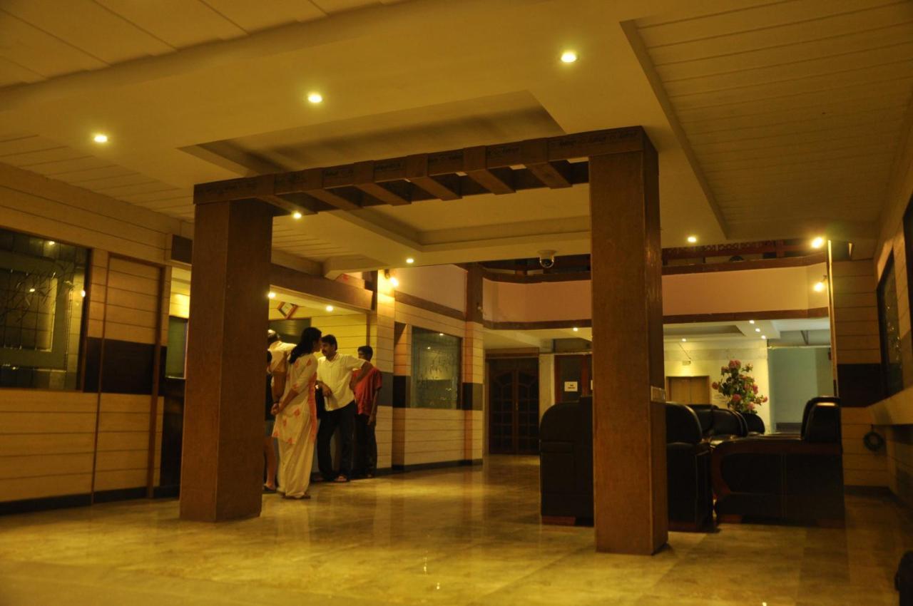 Hotel Pams Mayiladuthurai Bagian luar foto