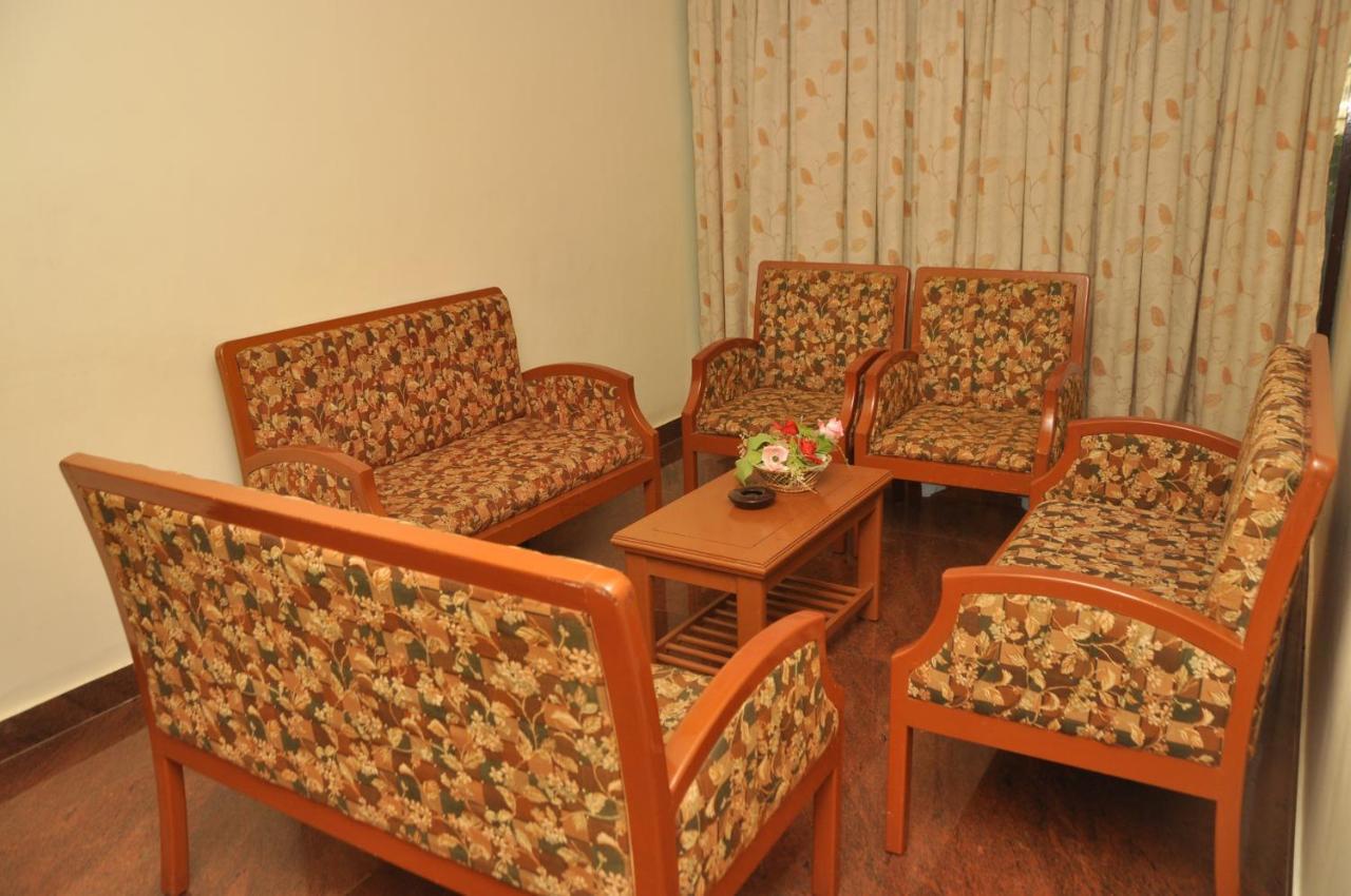 Hotel Pams Mayiladuthurai Bagian luar foto