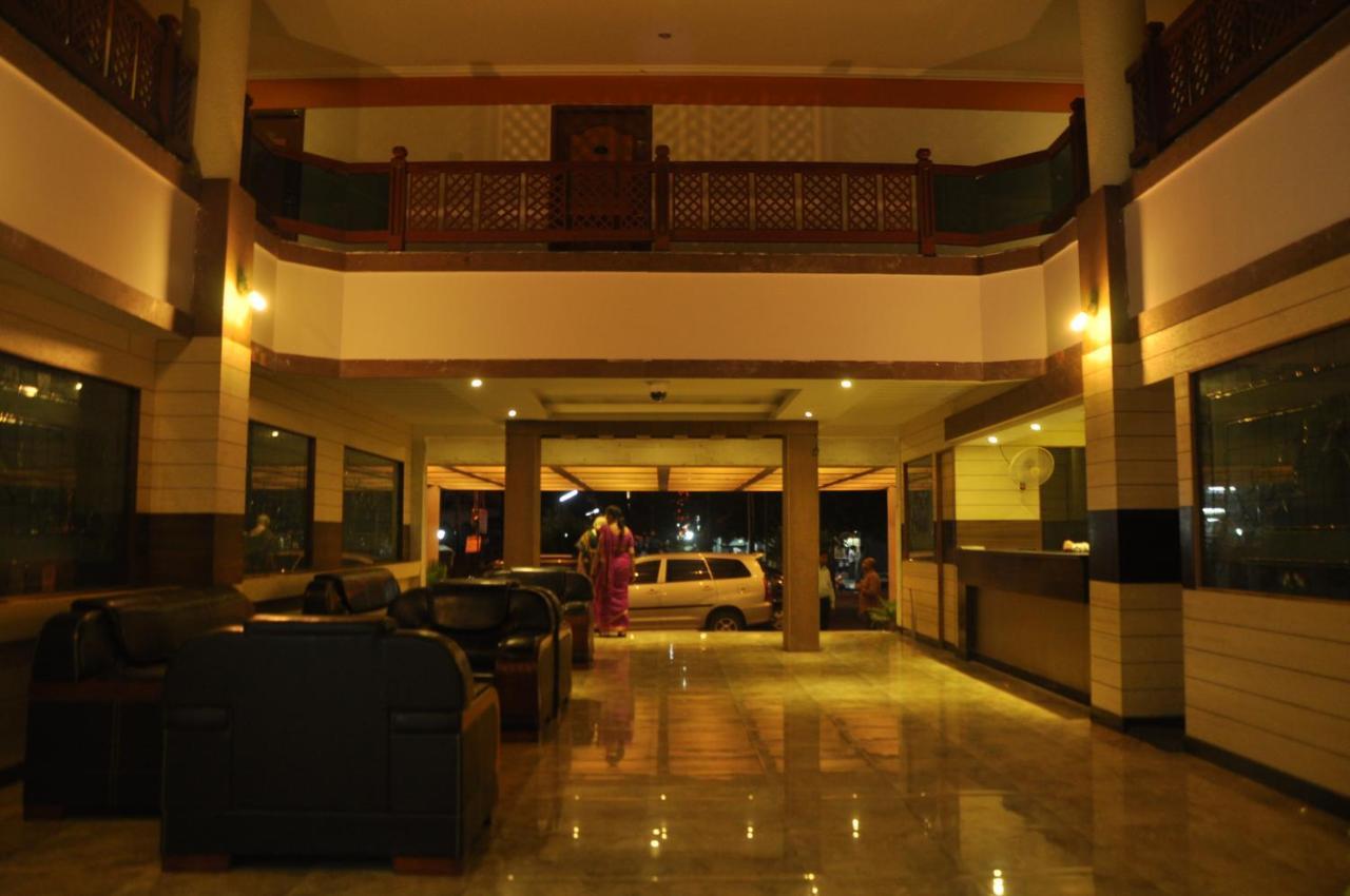Hotel Pams Mayiladuthurai Bagian luar foto