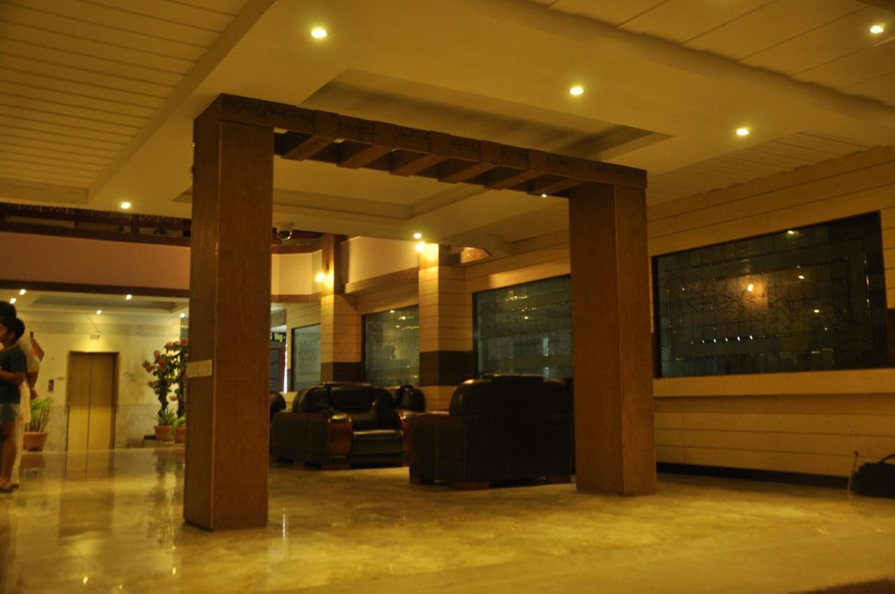Hotel Pams Mayiladuthurai Bagian luar foto