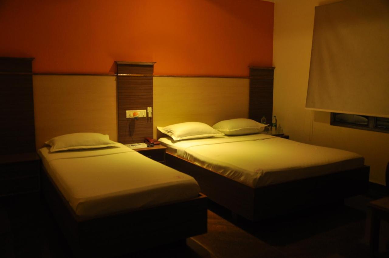 Hotel Pams Mayiladuthurai Bagian luar foto