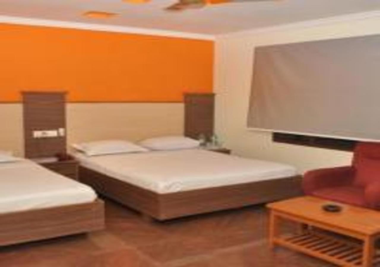 Hotel Pams Mayiladuthurai Bagian luar foto