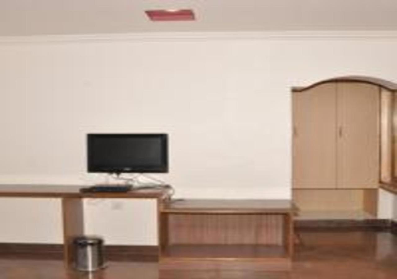 Hotel Pams Mayiladuthurai Bagian luar foto